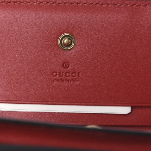 Gucci GG Supreme Card Case with Cherries in Beige - Picture 9 of 9